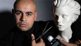 Este brasileño afincado en Madrid tiene la necesidad innata de crear. Para él la moda es cambio, innovación; además, le encanta provocar y romper con lo establecido