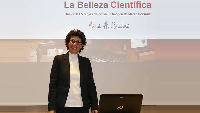 La Belleza Científica aplicada a la Peluquería, formación de María A. Sánchez para The Hair MBA