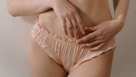 La sequedad vaginal es un problema común que puede afectar a mujeres en diversas etapas de sus vidas. Por eso, a continuación te aclaramos las causas y abordamos estrategias y productos recomendados con la Dra. Sánchez-Dehesa  