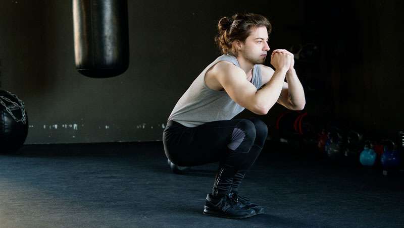 Qu� son y de qu� forma practicar las sentadillas Sissy