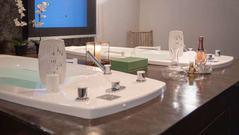 Chocolate, cava y flores por San Valent�n