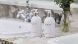 Un pequeño gran gesto que conseguirá ahorrar al planeta 9 toneladas de residuos plásticos al año, gracias a un concepto de amenities radicalmente distinto. La sostenibilidad cosmética conseguida con The Today Project en el Hotel Palace de Barcelona