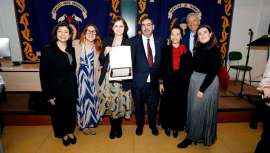 El certificado online Dermatological Advice Qualification cuenta con 11 créditos ECTS y está dirigido a estudiantes y técnicos del grado en Farmacia y Parafarmacia con el objetivo de capacitarles en el asesoramiento de dermocosmética