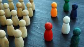 La antropóloga Izanami Martínez comparte sus herramientas para comprender la raíz de nuestros prejuicios y cómo superarlos en la era de la diversidad. Una herramienta vital en lo personal y profesional