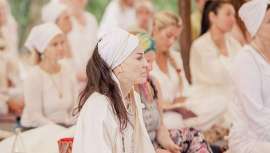 El programa de actividades de bienestar ha sido diseñado por Mariana Harpreet, fundadora de Sadhana Works, que lidera la conversión de la isla Mallorca en uno de los principales destinos de turismo de bienestar del Mediterráneo 