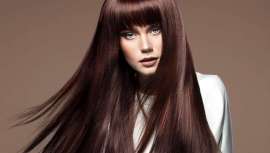 Salerm Cosmetics, desvela en 4 pasos el secreto detrás de este sorprendente efecto capilar, el glass hair o cabello de cristal: la combinación de Salerm 21 y Keramix