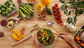 Esta regla es un método, que ayuda a adoptar una dieta saludable. ¿En qué consiste y cuáles son sus beneficios? La farmacéutica Belén Acero, titular de Farmacia Avenida América y experta en dermofarmacia y nutrición, te aclara todas tus dudas