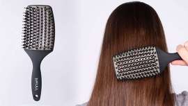 El cepillo antifrizz que cautivará tu cabello. Diseñado por Perfect Beauty Professional, este cepillo cuenta con características únicas que  brindarán suavidad y brillo a cualquier y todas las melenas