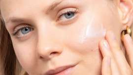 Dentro de los hidroxiácidos que ejercen exfoliación química, encontramos desde ya hace un tiempo los AHA y BHA, pero más recientemente otro jugador se ha unido a la partida: los PHA. ¿Qué tienen de especial, entonces?