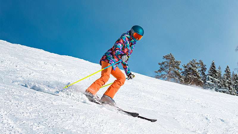 Cómo practicar esquí sin riesgo a lesionarte