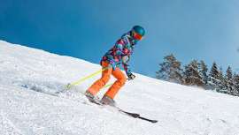 Para esquiar utilizamos principalmente los músculos de las piernas, además del core y algunos músculos de los brazos y la espalda, los cuales, nos mantienen en equilibrio