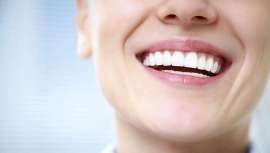 Consigue resultados naturales recuperando el aspecto saludable y brillante de la sonrisa 