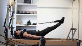 El concursante entrena en el centro N7 Pilates Box con el especialista en pilates clásico, contemporáneo, patologías, lesiones, aparatología y formación, Niven Villalobos, y revela cómo esta práctica ha impactado positivamente en su postura y baile