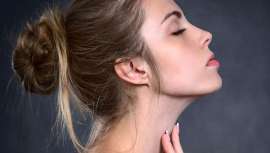 De los hilos tensores de hace unos años hemos pasado a oír hablar de los inductores de colágeno infiltrados. ¿Qué ha pasado? Lo explica el Dr. Antonio Carvajal, experto en medicina estética con clínica en Oviedo