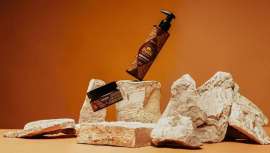 La marca de cosmética africana AOKlabs presenta dos productos perfectos para lucir el efecto bronceado: un exfoliante y un autobronceador, aptos tanto para rostro como para cuerpo