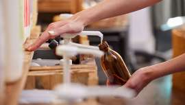 La reutilización de envases a través de la recarga gana enteros como una de las principales soluciones para reducir el impacto ambiental de los productos cosméticos, con proveedores que ofrecen cada vez más y mejores soluciones 