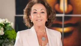 Tan singular como que fue pionera en el campo de la esteticista y empresaria, ahora, estrella admirada al frente de los mejores centros de belleza