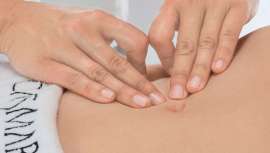 Además de reducir la retención de líquidos, este conocido y recurrido masaje ayuda a mejorar el aspecto de la piel de naranja y a reducir el volumen corporal