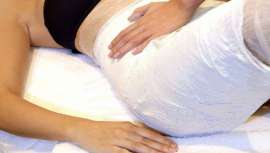 Montserrat Quirós, directora del centro que lleva su nombre, nos descubre que gracias a la yesoterapia se puede perder peso y volumen corporal de forma rápida, atenuando problemas corporales como la celulitis, las estrías o la flacidez