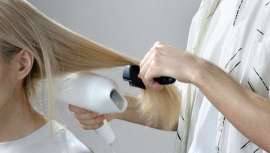 Dimitri Barm, director creativo de Dim Salón experto en cabellos rubios, nos da las claves para mantener un color radiante incluso en verano y nos advierte de los tratamientos que se deben evitar