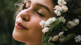 La primavera trae consigo días más largos, clima más cálido y la posibilidad de disfrutar al aire libre, pero también requiere un cuidado especial para la piel