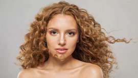 El curl, la onda rota, la surfera, el afro, el muelle, el ricci, son los rizos que la estilista quiere potenciar. ¿Te unes al movimiento curly?