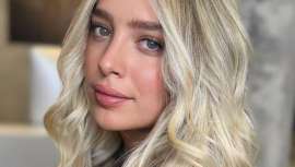 Dimitri Barm, de Dim Salón, analiza 9 hábitos comunes para cuidar el cabello rubio en verano y los desmitifica analizando cuáles son sus consecuencias