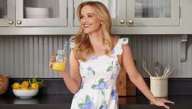 Se trata de la última moda en el mundo capilar y describe un tono específico de rubio o un estilo de coloración de cabello que se asocia con Palm Beach, Florida, conocido por sus tendencias y estilo lujoso