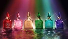 Para su gama de seis eaux de parfums, Charlotte Tilbury (Puig) recurrió a perfumistas y expertos en neurociencia de la casa de composición IFF para crear fórmulas que pretenden desarrollar una resonancia emocional con el consumidor