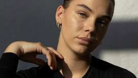 Del deslumbrante brillo del verano a los riesgos ocultos en tus productos favoritos. La facialista Esther Moreno desvela cómo los ingredientes
 fotosensibles y fotosensibilizantes pueden transformar tu cuidado de la piel bajo el sol