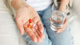 Antes de iniciar un tratamiento farmacológico, la Asociación Española para el Estudio de la Menopausia (AEEM) insta a considerar la fitoterapia como una estrategia eficaz para aliviar los síntomas leves y/o moderados de la menopausia 