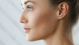 La papada es un problema que afecta a muchas personas, ya sea por problemas de obesidad o por razones genéticas. Desde Face Clinic, te explican las causas de su aparición y síntomas, y los tratamientos para corregirla en función de cada paciente