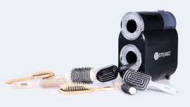 Este limpiador eléctrico, limpia y desinfecta los cepillos garantizando la máxima higiene y otorgando a los servicios de un salón de peluquería ese extra de calidad y confianza que marca la diferencia