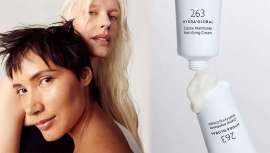 Refuerza la hidratación natural de la piel con 263 Mattifying Cream. Una solución para brindar a la piel una experiencia profundamente hidratante, cuyo acabado mate y uniforme se consigue con el activo iris florentina