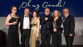 Intercoiffure Mondial organizó su evento anual durante dos días en Barcelona. Bajo el título ¡Oh my Gaudí!, 300 miembros de Intercoiffure
y expertos en belleza de 32 países celebraron el poder de la moda capilar internacional