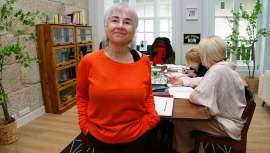 La representante del Equipo de Formación de Intrategia, en su charla Despierta al líder que hay en ti, compartida en YouTube, habla de las imprescindibles habilidades de liderazgo que deben desarrollar los profesionales al frente de sus salones 