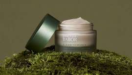 Esta nueva crema de cuidado facial de Babor Doctor está formulada con prebióticos y probióticos, extracto de hongos reishi, haga y shitake, además de raíz de ginseng para aumentar la resistencia natural de la piel