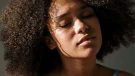 Los nuevos resultados muestran que Apiscalp reduce notablemente la picazón del cuero cabelludo en un 80% en los voluntarios con cabello texturizado después de 3 semanas de aplicación