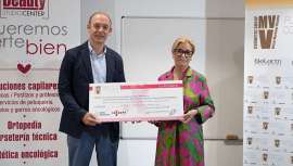 La Fundación VMV Cosmetic Group ha hecho entrega de los 8.000 euros recaudados de la campaña PINK al Proyecto ARI contra el Cáncer del hospital Clínic Barcelona y la FRCB-IDIBAPS