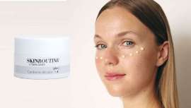 Y no cualquiera: la farmacéutica Marta Masi recomienda uno con ácido tranexámico para controlar la melanina de las ojeras y con ácido hialurónico y ceramidas para amortiguar la gesticulación excesiva que hacemos con los ojos en verano