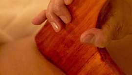 Con la llegada de las altas temperaturas nuestro cuerpo responde sintiéndose mucho más cansado y pesado. Además, comenzamos a notar que ciertas zonas como las piernas, los tobillos y los pies comienzan a hincharse