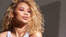 La última moda en TikTok, el Sunset Blush, es el look de maquillaje ideal para el verano. Este estilo combina delicados tonos rosados con un toque de iluminador para lograr un acabado fresco y radiante