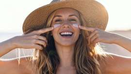 Nuestra piel se protege del sol mediante la producción de melanina, lo que nos hace morenos en verano. Clínicas Barber confirma que debemos cuidar la piel bronceada para mantener el tono más tiempo