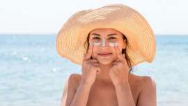 La falta de uso del protector solar entre los jóvenes está alcanzando niveles alarmantes, impulsada por tendencias peligrosas y desinformación en redes sociales