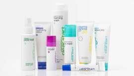 Clear Start de Dermalogica es la respuesta perfecta para combatir los brotes de acné en pieles jóvenes. Esta línea combina ingredientes potentes con extractos calmantes, asegurando una piel limpia y libre de irritaciones