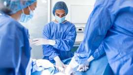 La medida pretende prevenir tragedias como la de Sara Gómez, fallecida en Murcia tras una liposucción en un centro sin las garantías adecuadas, según afirmó la ministra Mónica García