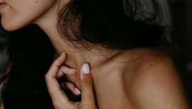 Descubre las tendencias en uñas de otoño-invierno 2024-2025 con un enfoque demure que combina elegancia y sutileza