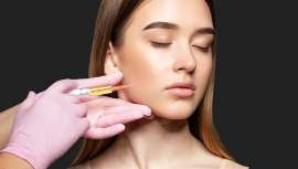 Las técnicas no invasivas, como los neuromoduladores, los inductores de colágeno y el ácido hialurónico, permiten redefinir el rostro de manera natural y armónica