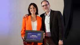 En el Congreso Estética Mundial, Yvette Pons fue distinguida por su destacada trayectoria y valiosas aportaciones a la industria del bienestar