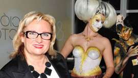 Fundadora y directora de Cazcarra Image Group, Carmen Cazcarra ha sabido definir un estilo propio en el actual mundo de la imagen personal, la estética y la peluquería, hasta convertirse en un referente en nuestro sector